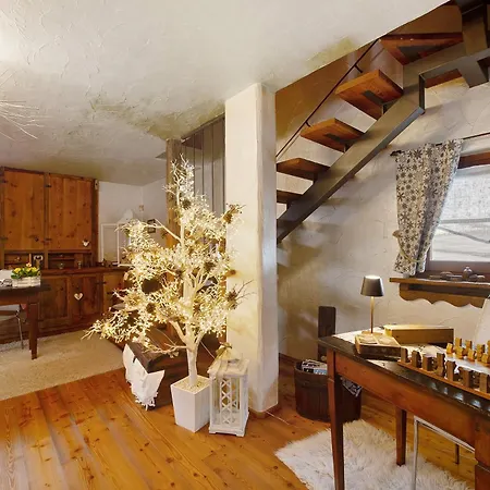 Au Rascard - D'hotes Alpstuga Brusson